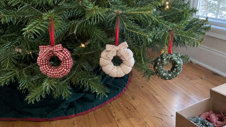 How to Sew a Mini Fabric Wreath Ornament From a Single Strip
